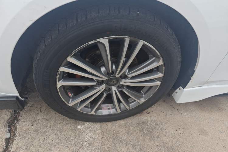 Used Roewe i6 2020 PLUS 1.6L CVT 4G Connected Glory Flagship Edition Left Front Wheel Hub