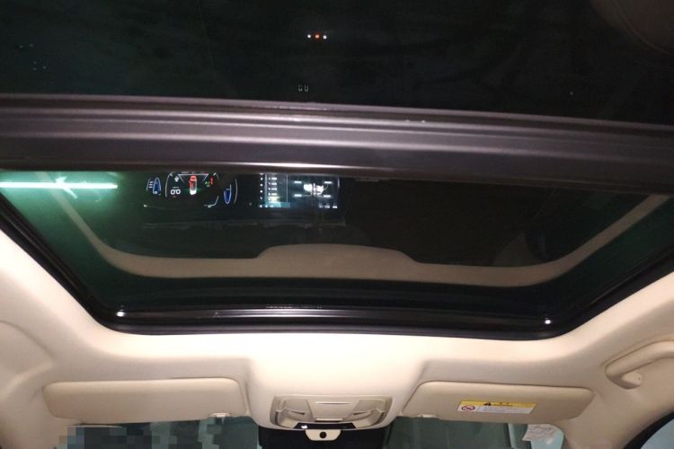 Used ORA Good Cat 2022 Morandi Edition 400km Standard Range Premium Version Lithium-Ion Battery Headliner