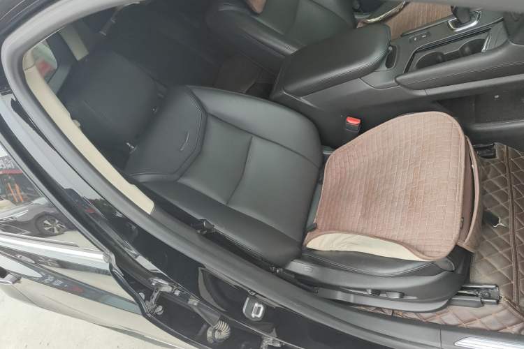 Used Cadillac XT5 2018 25T Luxury Model
