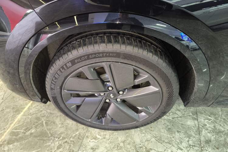 Used Li Auto L9 2025 Ultra Smart Refreshed Edition
