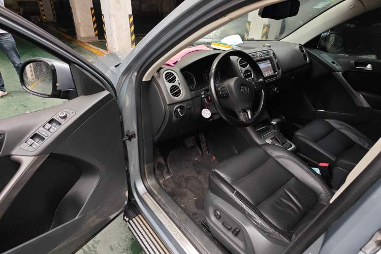 Used Volkswagen Tiguan 2010 1.8 TSI Automatic Two-Wheel Drive Urban Edition Driver Seat