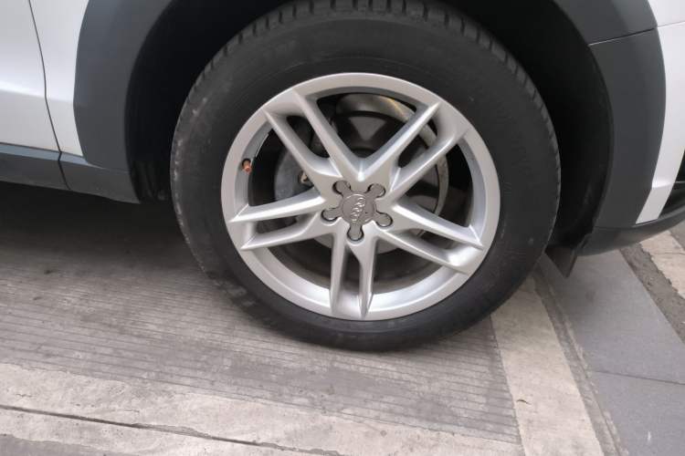 Used Audi Q5 2018 Collector's Edition 40 TFSI Technology Model