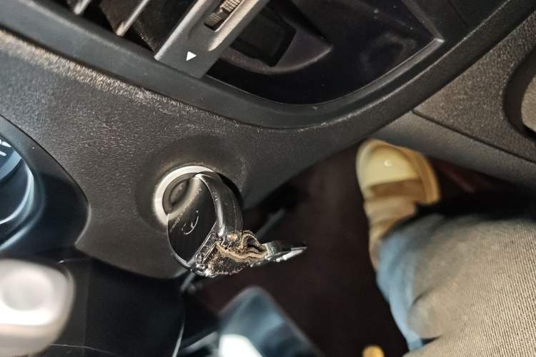 Used Mercedes-Benz Vito 2021 2.0T Elite Version 7 Seats Vehicle Key