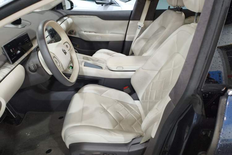 Used Nio ET7 2022 100 kWh Left Front Seat