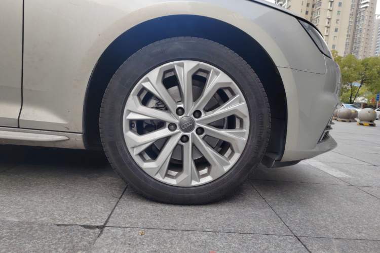 Used Audi A4L 2019 40 TFSI Ambition China VI
