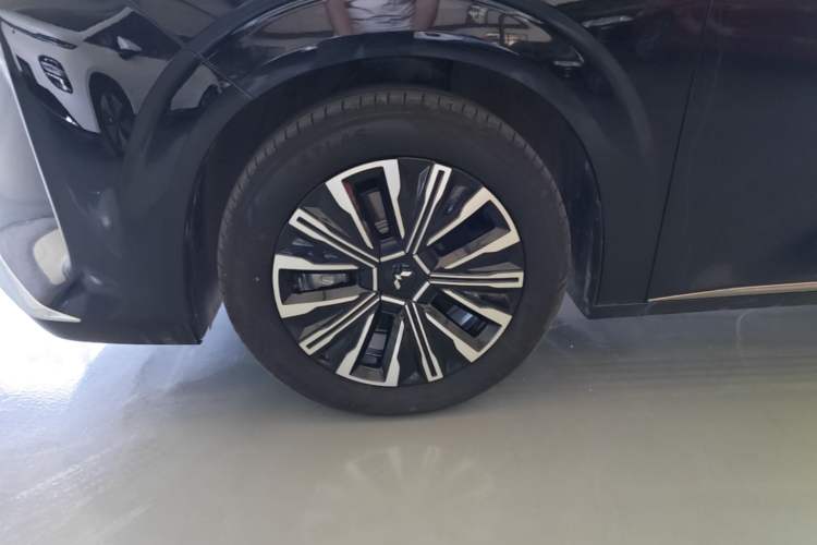 Used Wuling Starlight 730 2025 Model Plug-in Hybrid 125km Luxury Edition

