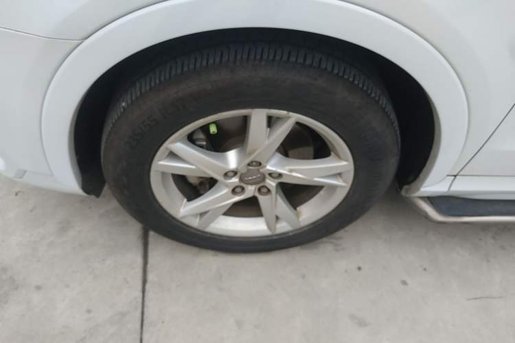 Used Audi Q3 2018 30th Anniversary Edition 30 TFSI Fashion Model Left Front Wheel Hub