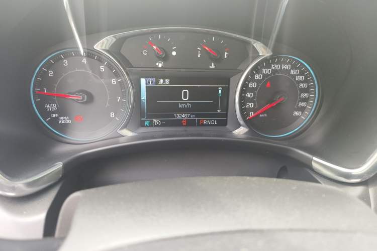 Used Chevrolet Equinox 2017 550T Automatic All-Wheel-Drive Top-Tier Version Odometer Close Up