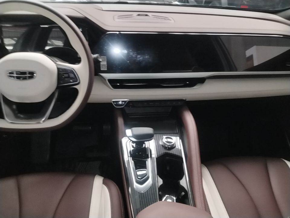 Geely Auto Monjaro L 2021 2.0TD DCT EVO Two-Wheel Drive Smart Luxury Version — снимка 15