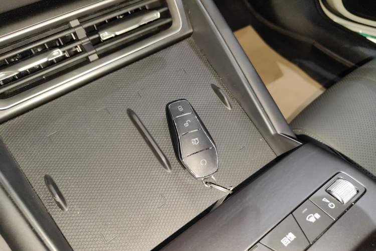 Used BYD Qin L 2025 EV 545KM Beyond Version Interior 1