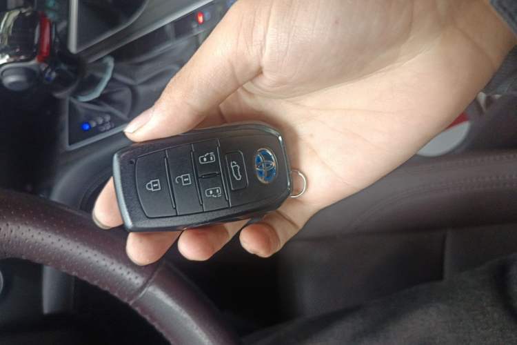 Used Toyota Sienna 2021 2.5L Hybrid Platinum Edition
