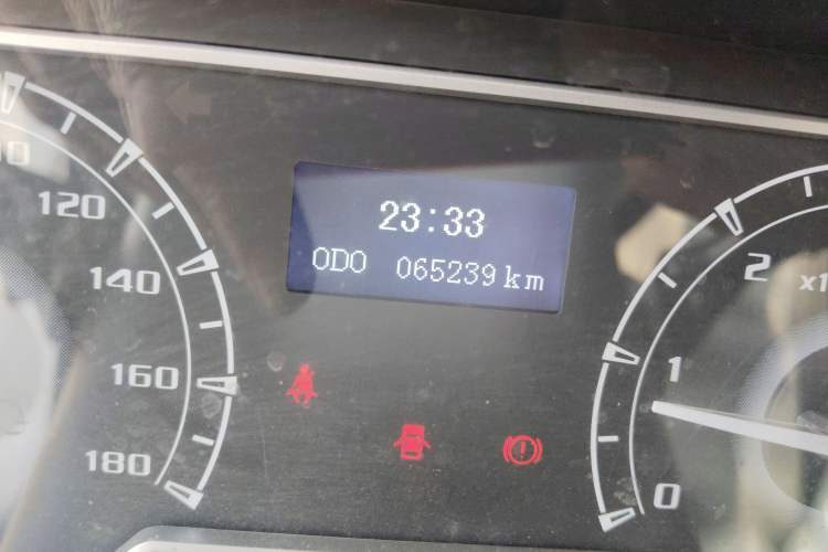 Used SAIC MAXUS Xintu V80 2021 2.0T Manual Classic Aoyuntong 127 PS Mid-axle Mid-roof 6/7/8/9-Seater