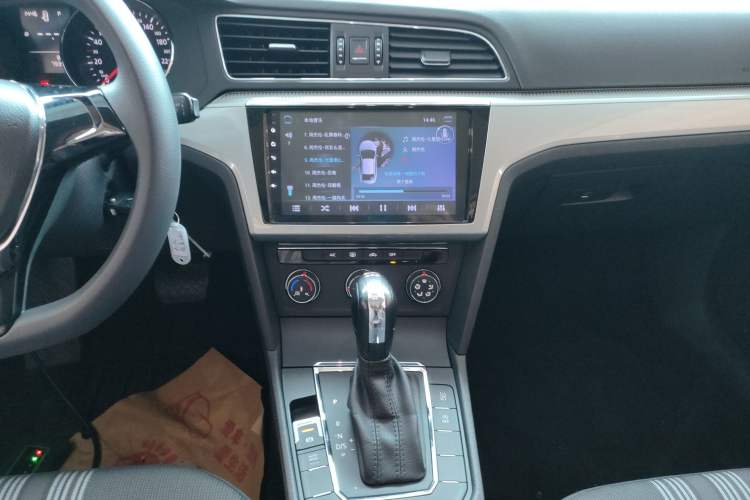 Used Volkswagen Lamando 2018 230TSI DSG Fashion Edition
