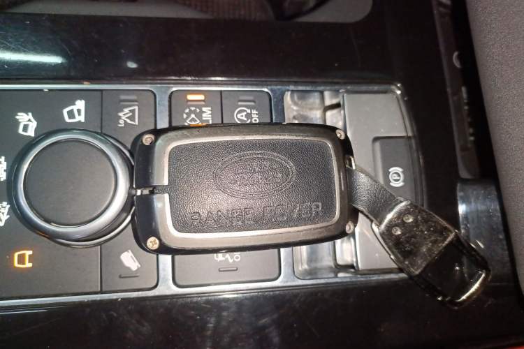 Used Land Rover Discovery 2017 3.0 SC V6 SE Interior 1