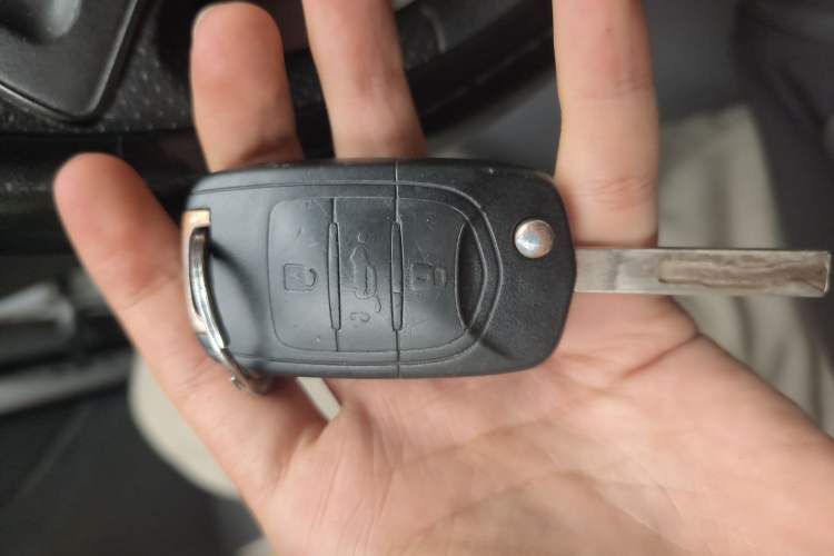 Used Wuling Hongguang PLUS 2020 1.5L Manual Standard Edition 5 Seats Vehicle Key