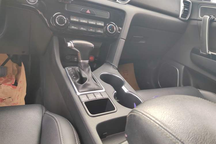 Used Kia KX5 2016 2.0L Automatic 2WD GLS Gear Lever