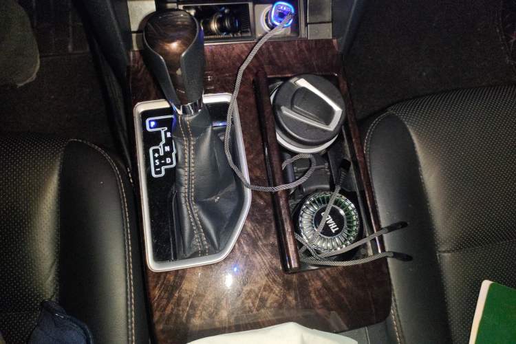 Used Toyota Camry 2016 2.0G 10th Anniversary Leading Edition
