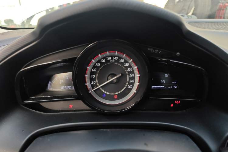 Used Mazda Mazda 3 Axela 2014 Sedan 1.5L Automatic Luxury Model
