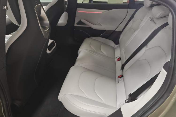 Used Xiaomi Auto SU7 2024 Rear-Drive Long-Range Intelligent Driving Version Left Rear Seat
