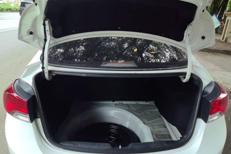 Used Hyundai Elantra (5th Generation / Langdong) 2015 1.6L Automatic Leading Model Trunk