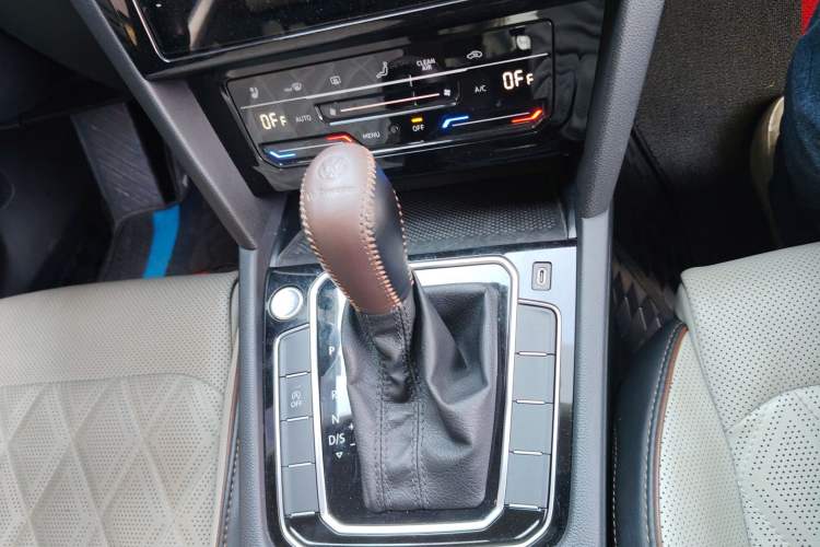 Used Volkswagen Magotan 2023 2 Million Units Commemorative Edition 330TSI DSG Luxury Version
