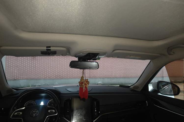 Used Brilliance V7 2018 280T DCT Luxury Model 5 Seats Headliner