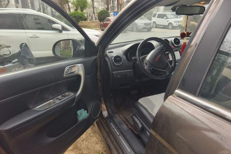 Used Haval H6 2013 Upgraded Model 2.4L Automatic Two-Wheel Drive Elite Version Driver Seat