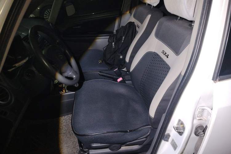 Used Suzuki SX4 2011 Revised 1.6L Automatic Dynamic Version
