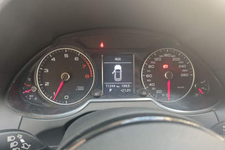 Used Audi Q5 2017 Plus 40 TFSI Ambition Model Instrument Cluster