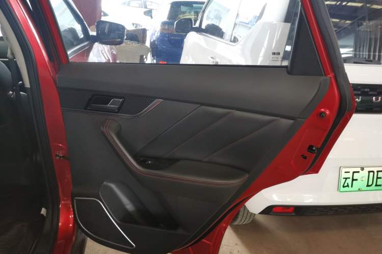 Used Venucia T60 2018 1.6L Manual ZhiShang Edition China V Standard
