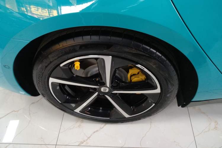 Used Xiaomi Auto SU7 2024 Four-Wheel Drive Ultra-Long Range Advanced Intelligent Driving Max Edition