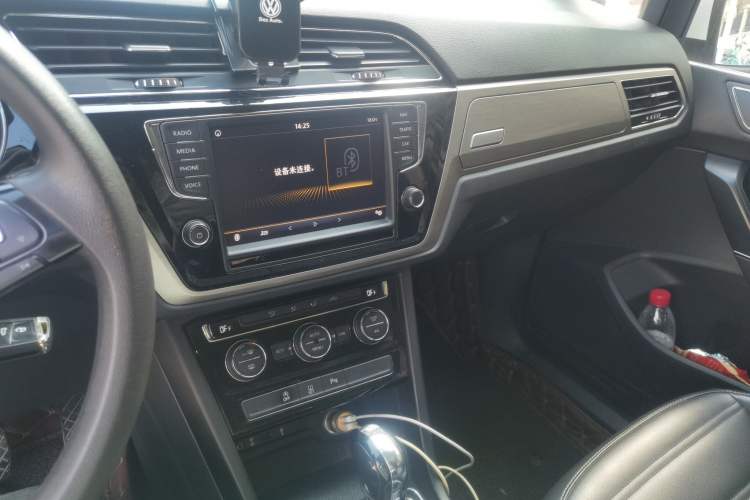 Used Volkswagen Touran 2018 Volkswagen Touran L 280TSI DSG Comfort Edition 7 Seats China V Emission Standard Audio And AC Panel