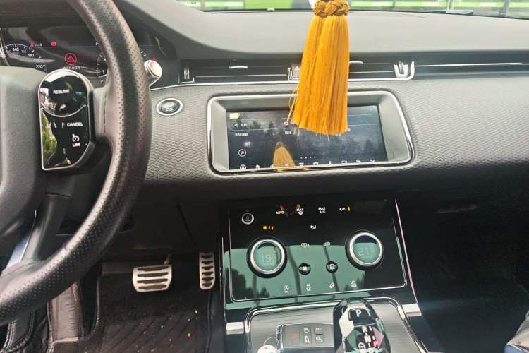 Used Land Rover Range Evoque 2020 249 PS R-DYNAMIC S Sport Edition Audio And AC Panel