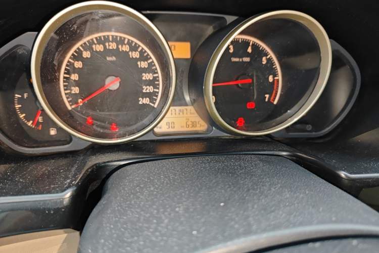 Used Brilliance H330 2013 1.5L Automatic Luxury Model Odometer Close Up