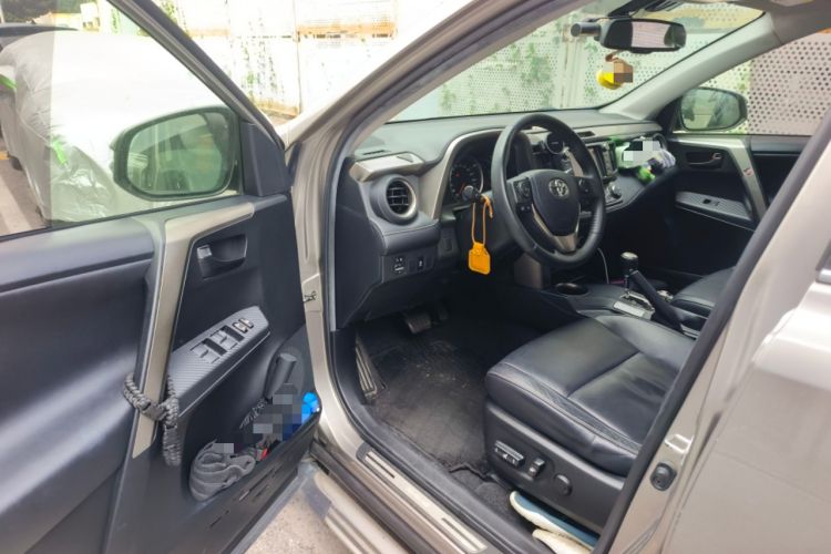 Used Toyota RAV4 2015 2.5L Automatic 4x4 Elite Edition
