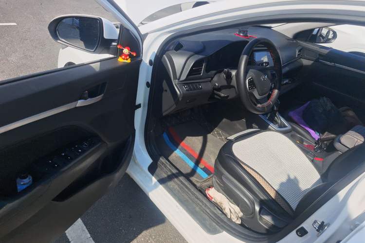 Used Hyundai Elantra PHEV 2019 1.6L PHS Comfort Edition Driver Seat