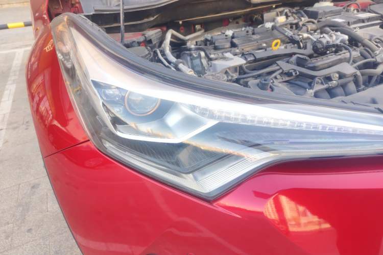 Used Toyota C-HR 2018 2.0L Luxury Edition China V Standard Right Front Headlight