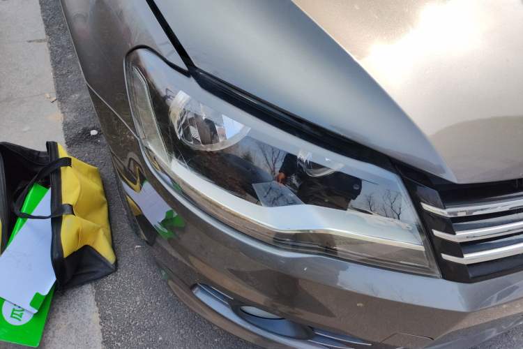 Used Volkswagen Bora 2014 1.6L Automatic Comfort Model Right Front Headlight