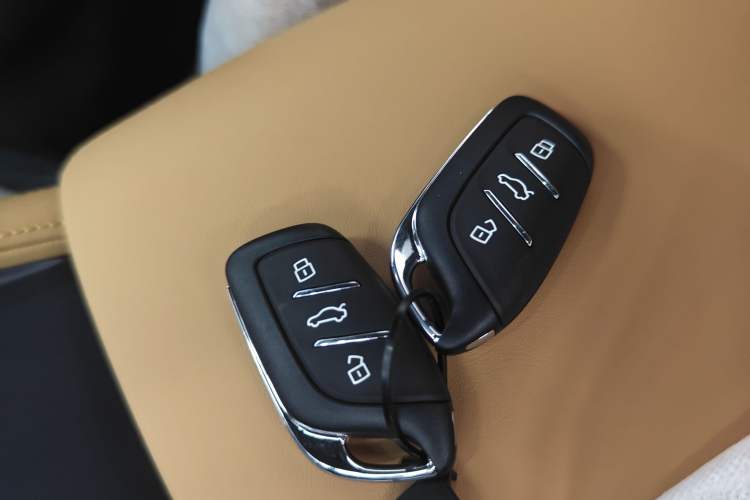 Used Roewe RX5 New Energy 2023 eRX5 Super Hybrid Premium Edition
