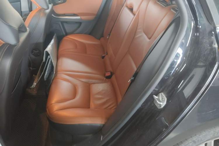 Used Volvo V60 2014 T5 Zhiya Edition Left Rear Seat
