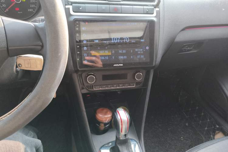 Used Volkswagen Polo 2011 1.6L Automatic ZhiKu Edition
