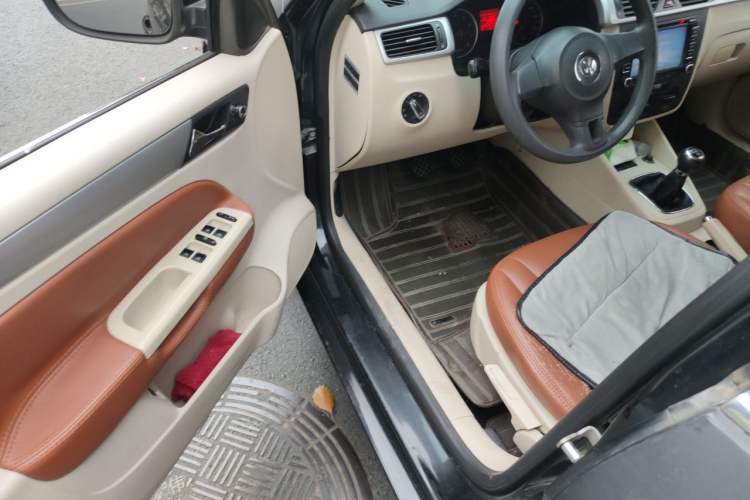 Used Volkswagen Bora 2012 1.6L Manual Fashion Edition