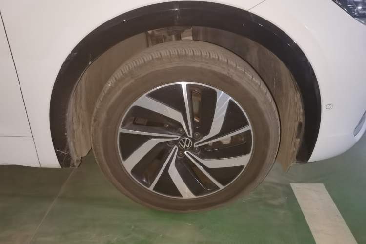 Used Volkswagen Viloran 2024 330TSI Luxury Edition Right Front Wheel Hub