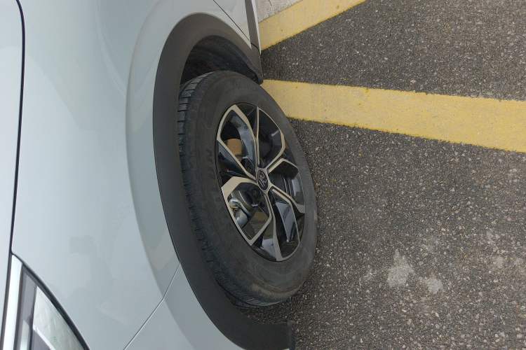 Used BYD Yuan PLUS 2024 Honor Edition 430KM Beyond Model Left Front Wheel Hub