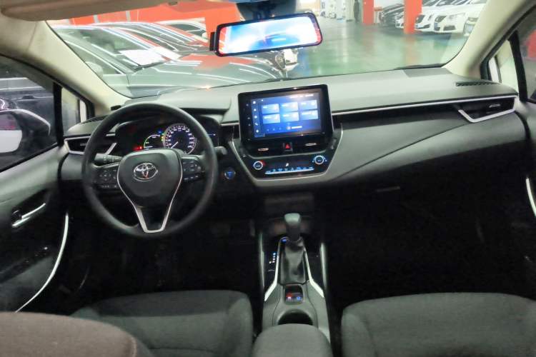 Used Toyota Corolla 2021 Dual-Motor 1.8L E-CVT Elite Edition Center Console