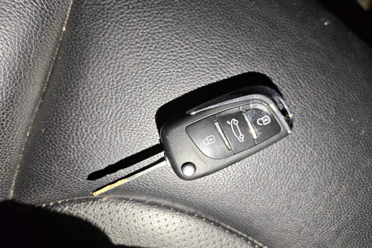 Used JAC Refine M3 2016 IKEA Edition 1.6L Luxury Model