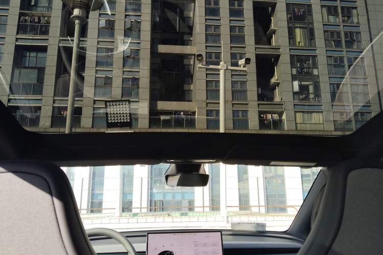 Used Tesla Model Y L 2025 Model Long-Range All-Wheel-Drive Version
