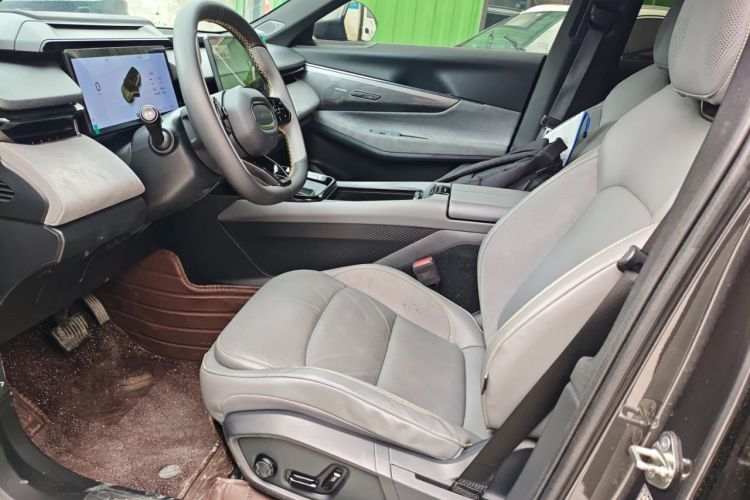 Used Lynk & Co 08 EM-P 2023 120km Long-Range Pro Left Front Seat