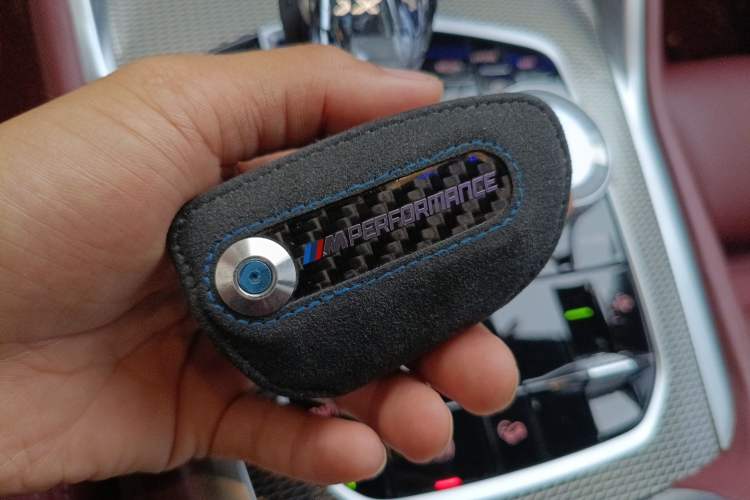 Used BMW X6 2021 xDrive40i Luxury Model with M Sport Package Vehicle Key