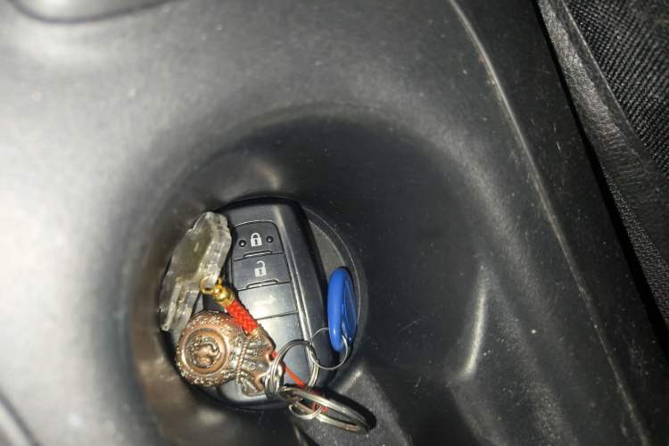 Used Toyota Levin 2019 Dual-Engine 1.8H E-CVT Luxury Edition China V Standard Vehicle Key